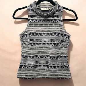 JDstyle Print Navy And White High Neck Top Size XS Cute Fit‎ textured fabric
